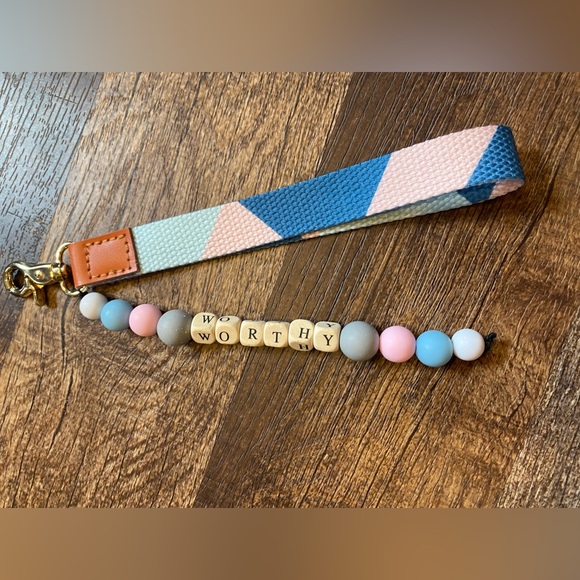 •Handmade• Worthy Beaded with Leather and Color block Strap Key Chain - Picture 2 of 3